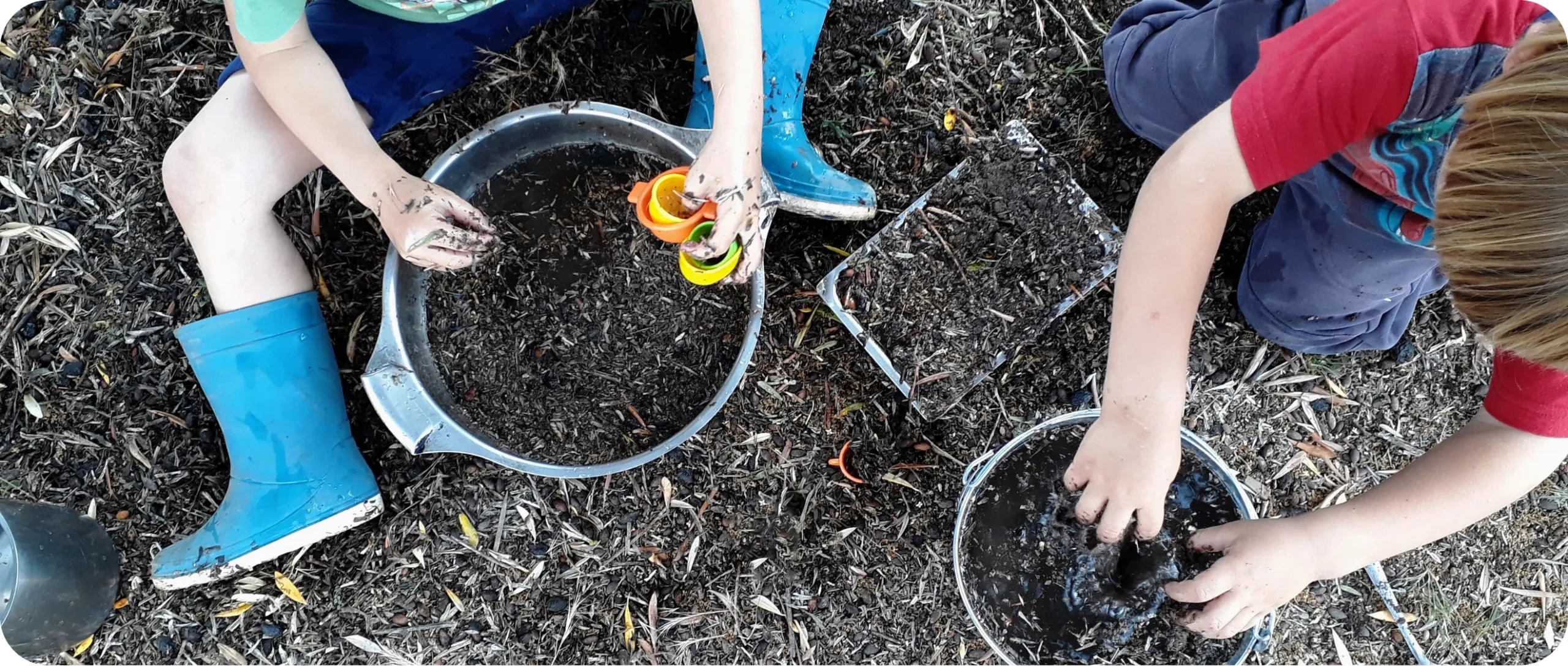 How making mud pies can help children grow!