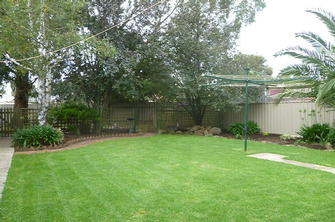 Ashley Davis - Lawn After Mount Barker