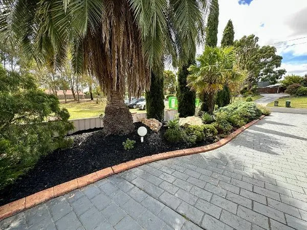 Jess & Nick Garratt - Garden Maintenance