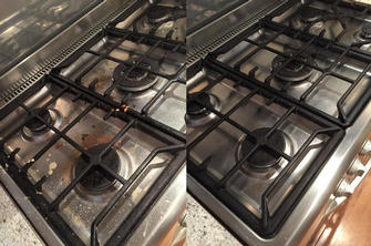 Peter and Lynette Last - BEFORE & AFTER STOVE TOP CLEAN