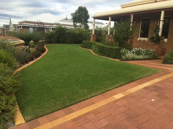 Robert Craddock - Lawn mowing & edging - The Vines