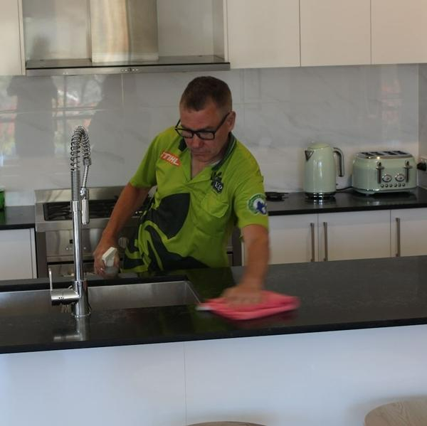 Russell Yeoman - Kitchen cleaning